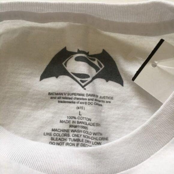 New Dawn of Justice Batman Superman Logo Tee - Picture 4 of 5